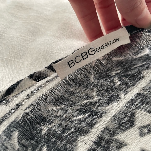 BCBG Generation Aztec Pattern Bathing Suit Cover Kimino - Picture 3 of 3